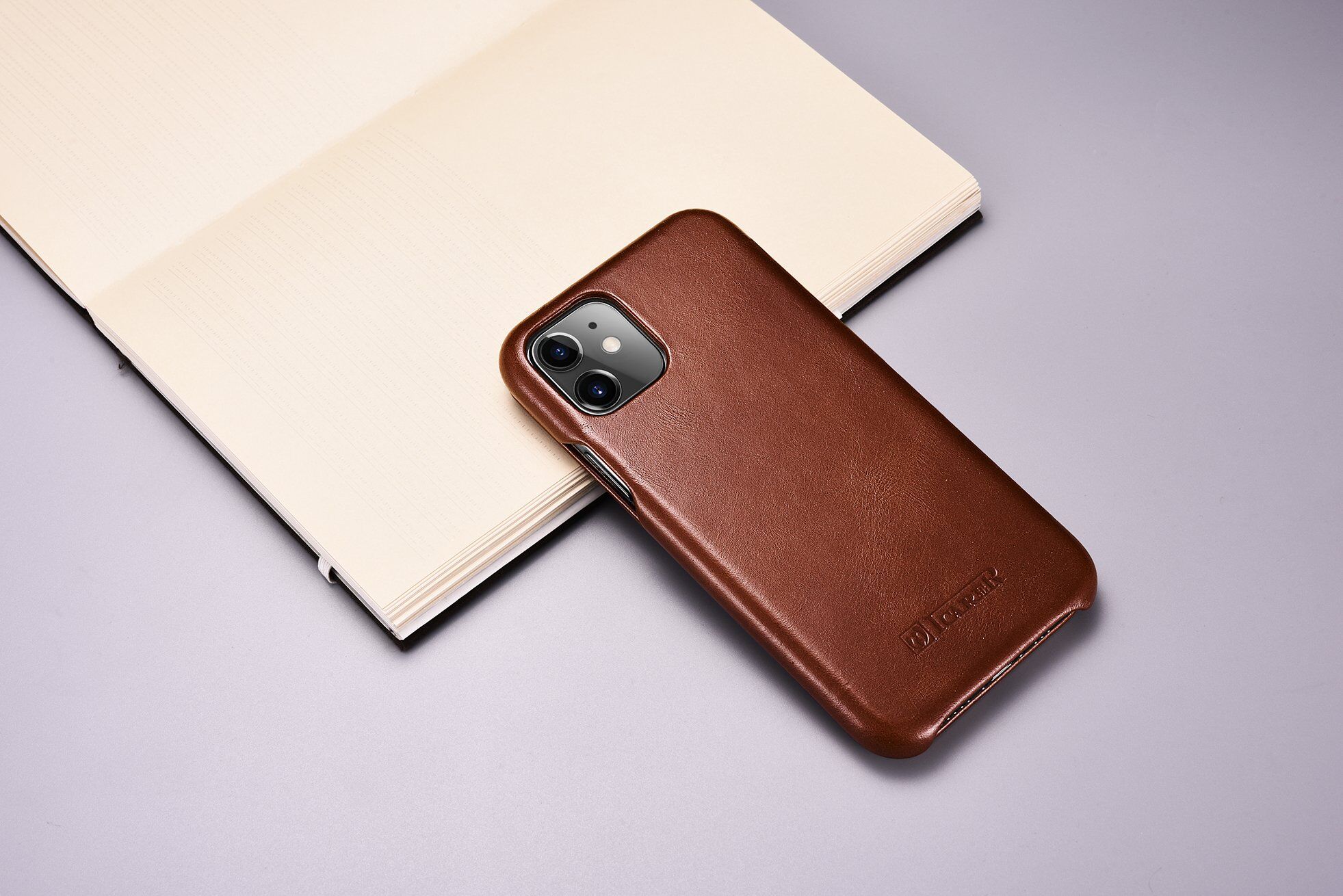Icarer husă flip din piele pentru iPhone 11 - maro cacao