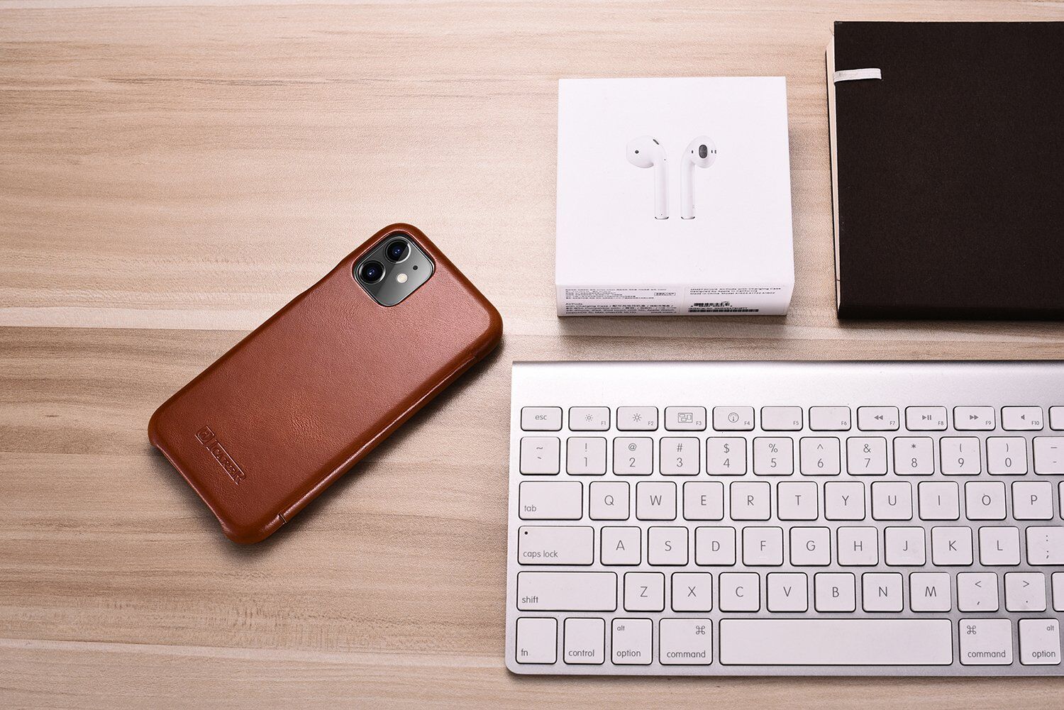 Icarer husă flip din piele pentru iPhone 11 - maro cacao