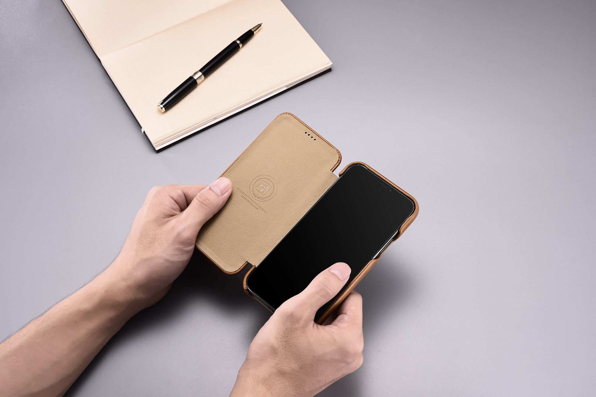 Icarer husă flip din piele pentru iPhone 11 Pro Max - maro cacao