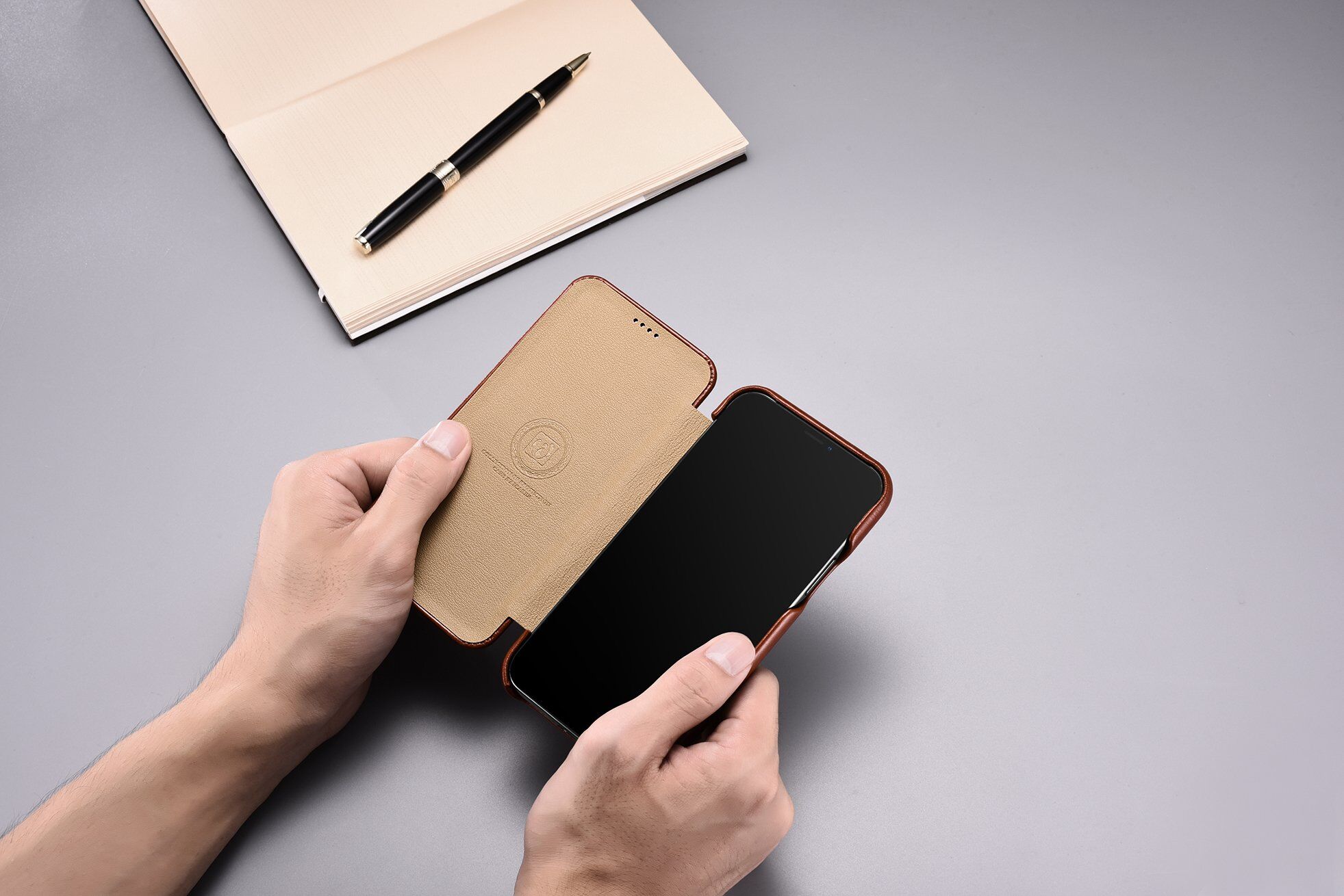 Icarer husă flip din piele pentru iPhone 11 Pro Max - maro cacao Icarer husă flip din piele pentru iPhone 11 Pro Max - maro cacao