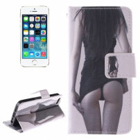 Husă cu stativ integrat şi port-act, pentru Apple iPhone 5 / 5S / SE (2016) - fată cu fund sexy