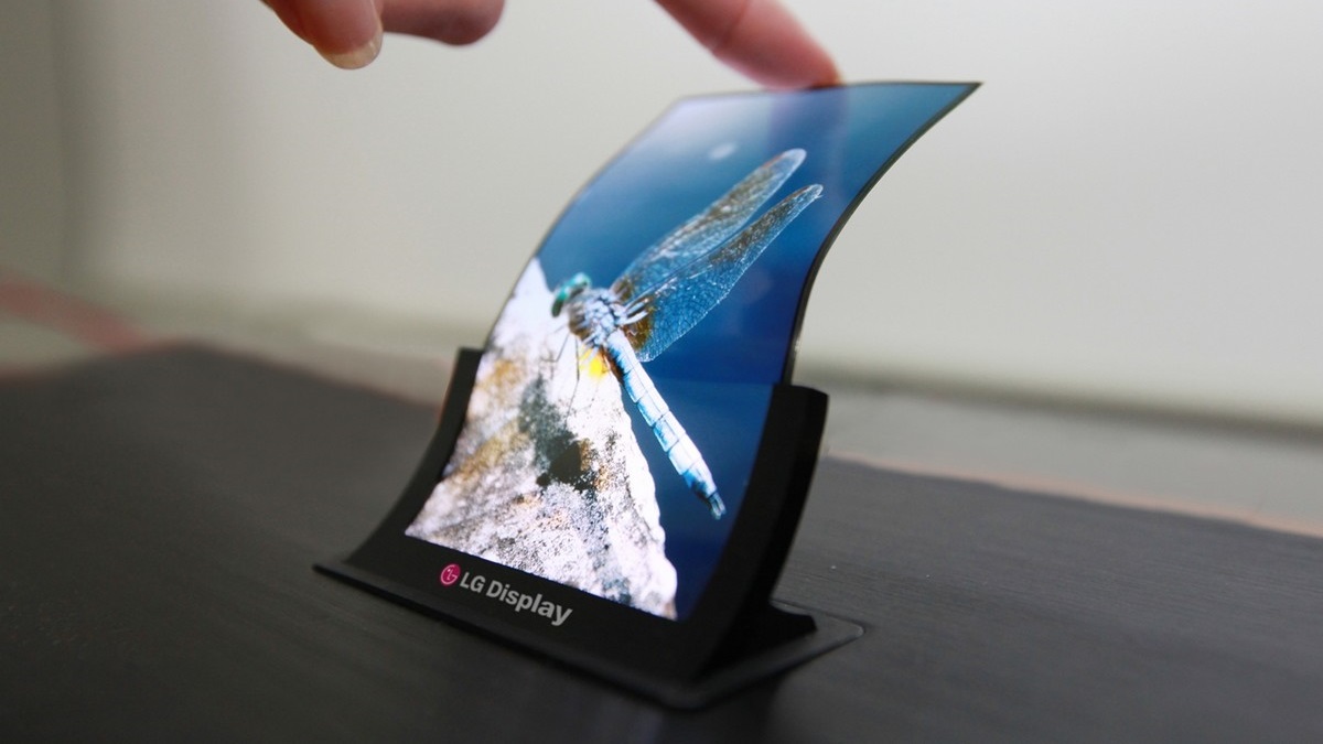 Apple plănuiește să lanseze un iPhone pliabil ca un portofel