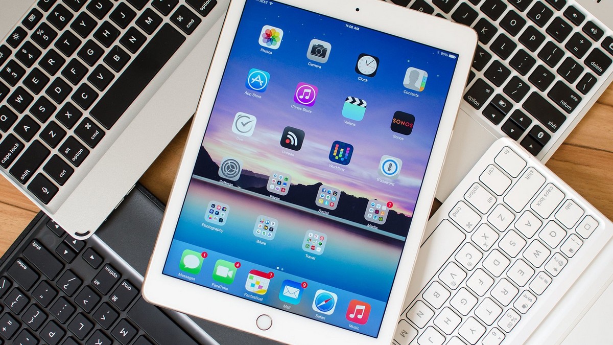 Carcase cu tastatură bluetooth pentru iPad 9.7”(2018)