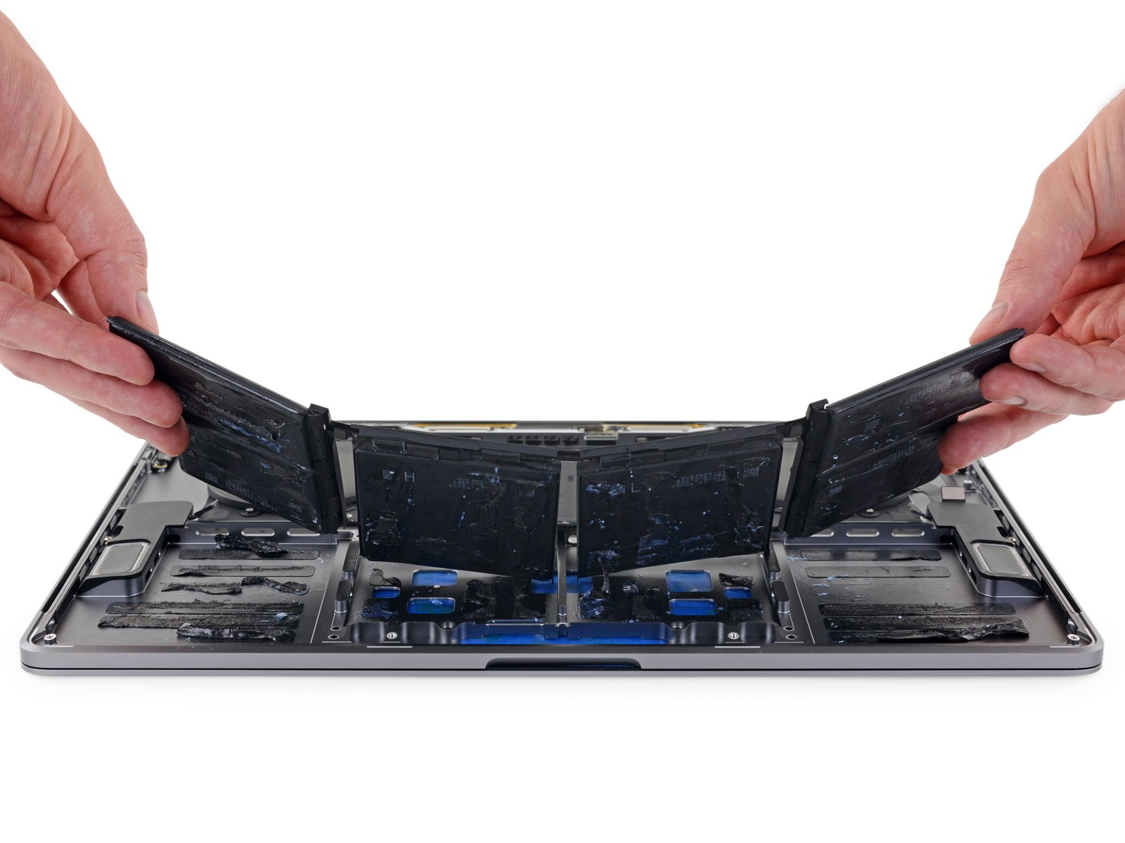 Calibrarea bateriei din MacBook va prelungi durata de viață și precizia