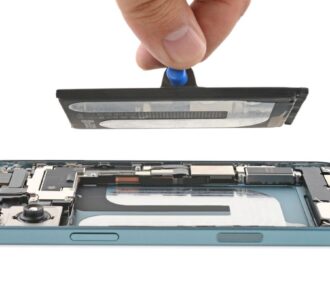 iPhone&nbsp;16 face înlocuirea bateriei semnificativ mai ușoară! Cum a&nbsp;reușit Apple acest lucru?